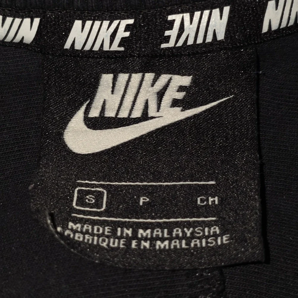 Nike Sportswear Optic Crewneck Top Womens Small Black NIKE Spell Out & Arm‎ Trim